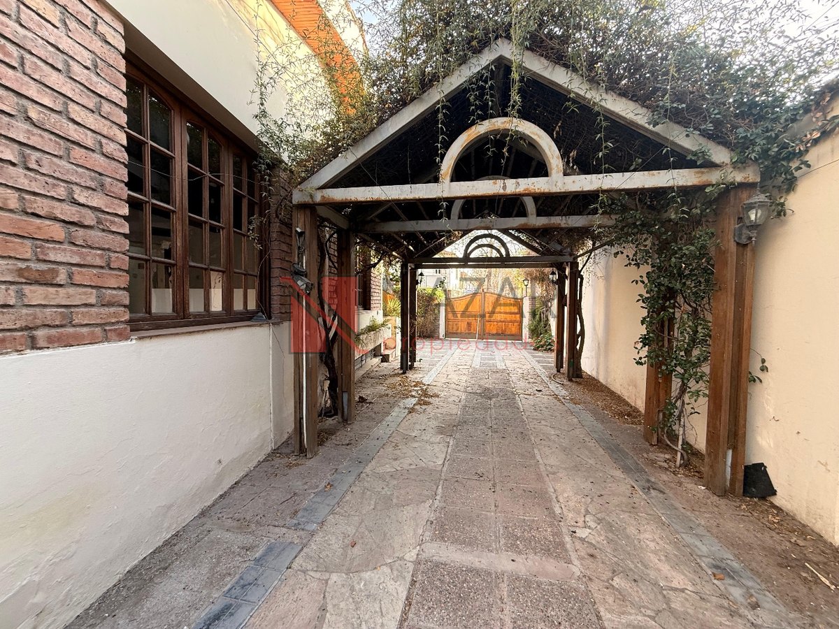 Casa en Alquiler en Godoy Cruz, Mendoza - USD 1.600 | Inmoup - 24